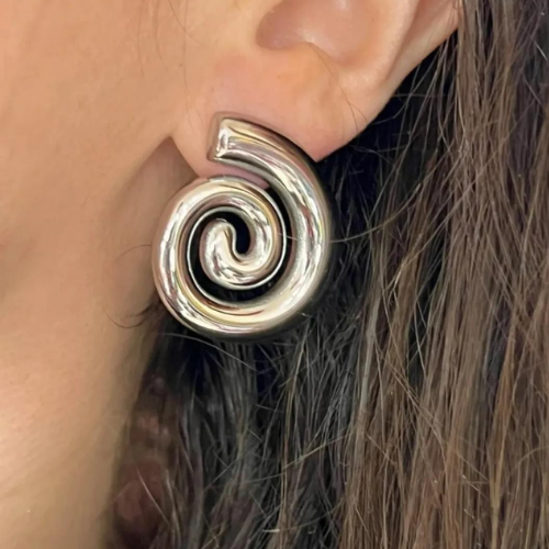 🌙 Aretes de Acero en Forma de Caracol – Elegancia Única