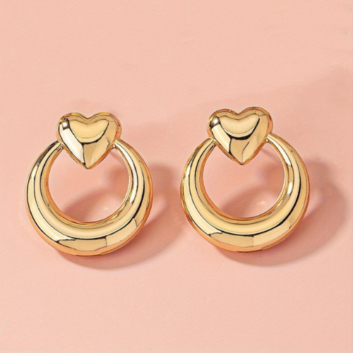 Aretes Dorados Corazón Radiante