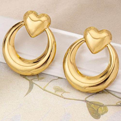 Aretes Dorados Corazón Radiante