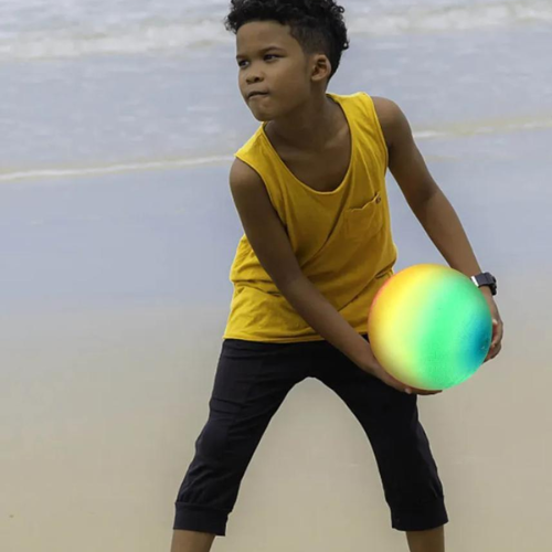 Pelota Plástica Multicolor – Diseño Arcoíris 🌈