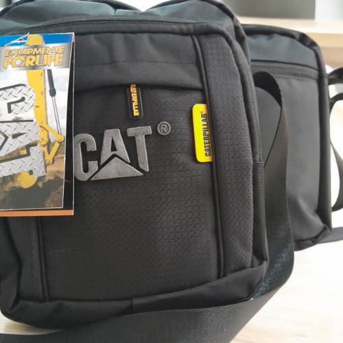 Bolso Mensajero CAT – Resistencia y Estilo Compacto
