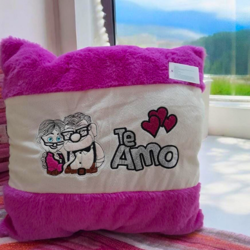 Cojín “Te Amo” con diseño romántico – Colores surtidos