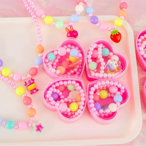 Collar Infantil en Estuche Corazón – Motivos Surtidos (Unidad)