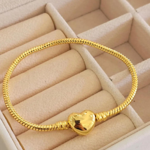 Pulsera Dorada con Corazón Central