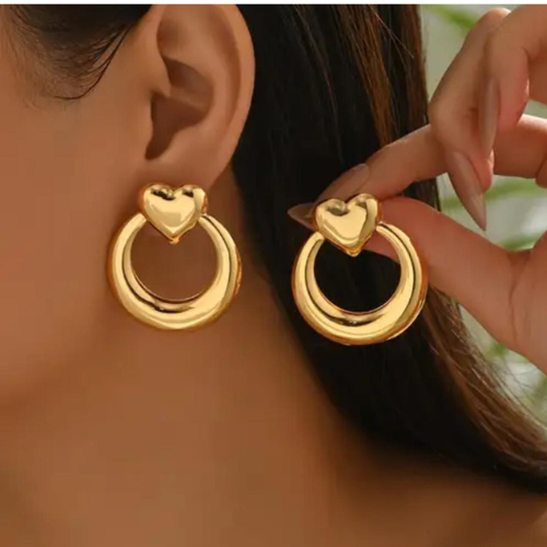 Aretes Dorados Corazón Radiante