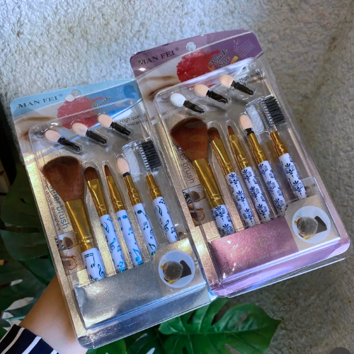 Set de Brochas de Maquillaje – 7 Piezas con Estuche Transparente